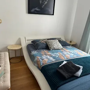 Guest Nearby Champs Elysees Apartamento Paris